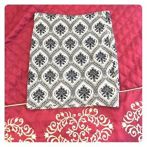 Black/cream miniskirt