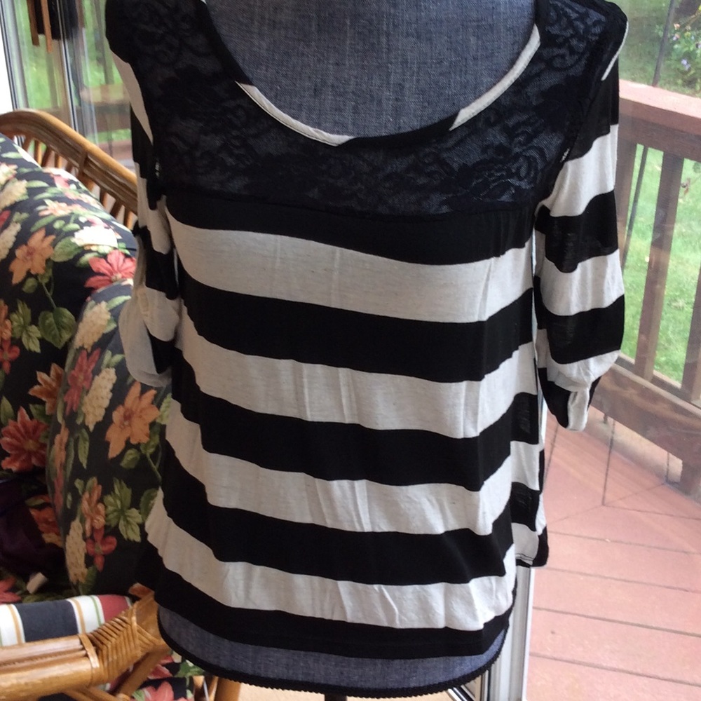 Montesquieu Los Angeles lacy & stripe top