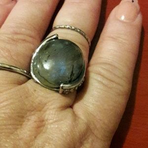 8.80cts Malagasy Labradorite Swiss Marcasite Ring