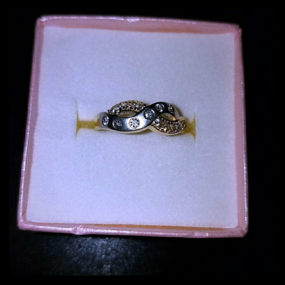 Real Gold/Silver Intertwined Ring, Size 5.5