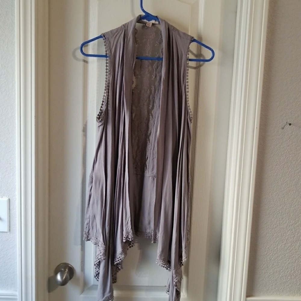 Knox Rose sleeveless Cardigan