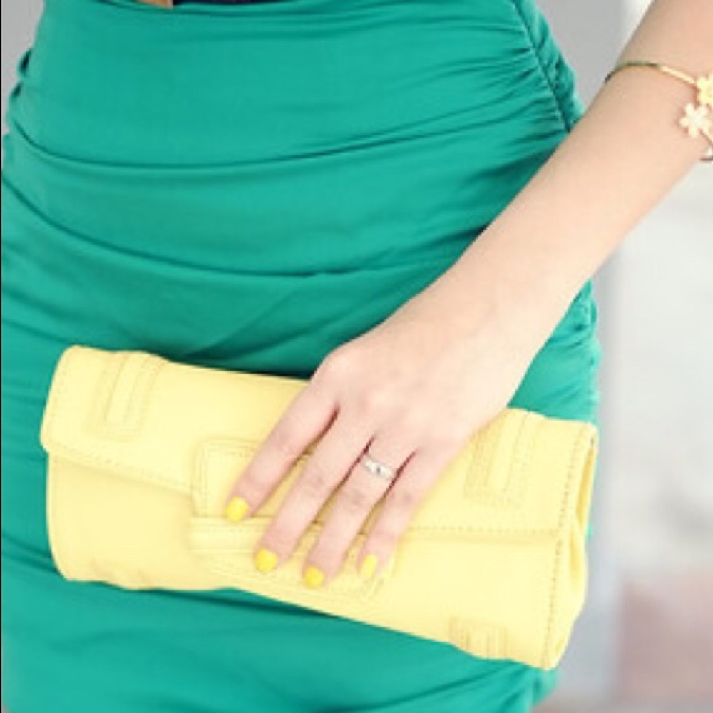Yellow clutch