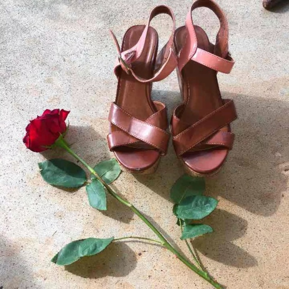 Chinese laundry wedges size 6.5