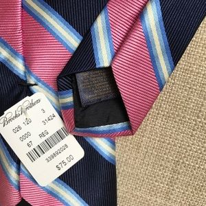 Brooks Brothers Accessories - Brooks Brothers Silk Tie Stain Resistant Brooks Brothers Accessories - Brooks Brothers Silk Tie Stain Resistant
