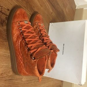Balenciagas / brown gum bottom