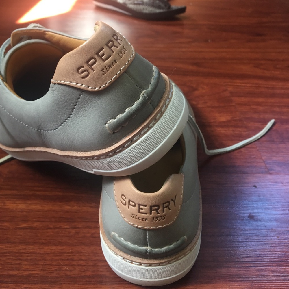 Sperry shoes - Picture 2 of 4