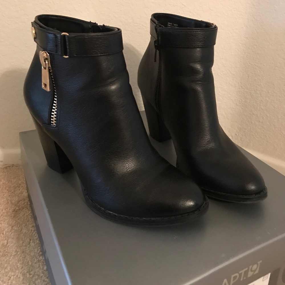 Short boots