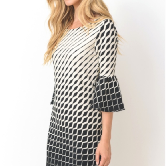 Geometric Print Dress with Bell Sleeve - Picture 4 of 8