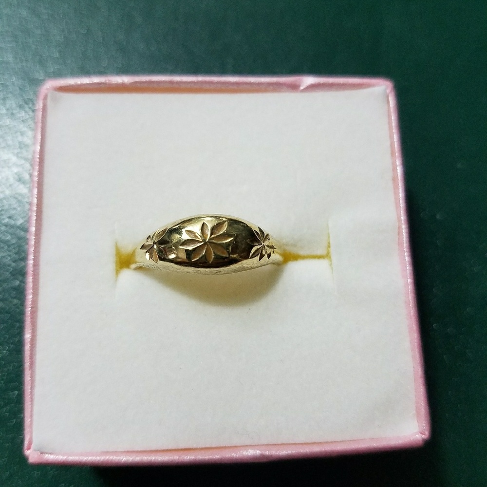Real Gold Flower Styled Ring, Size 5