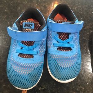 Toddler Boys Nike shoe