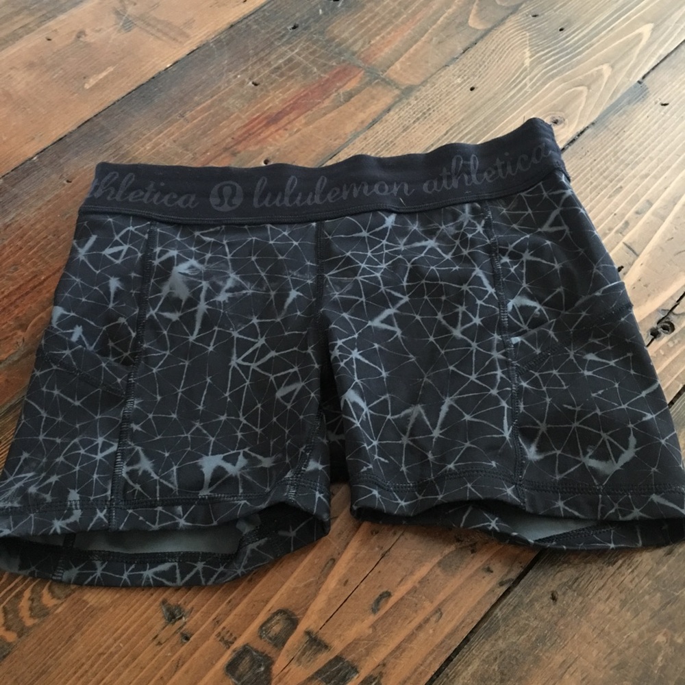 Lululemon booty shorts