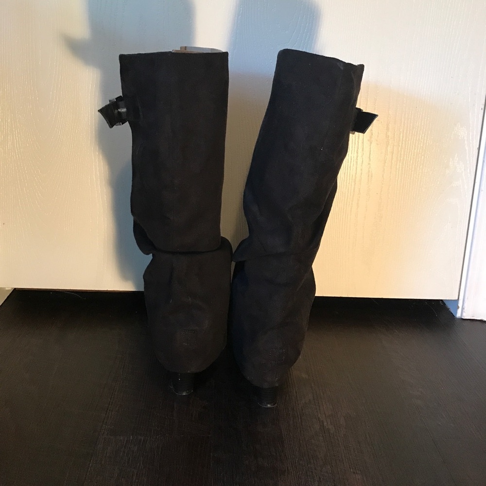 Below the knee slouchy boots