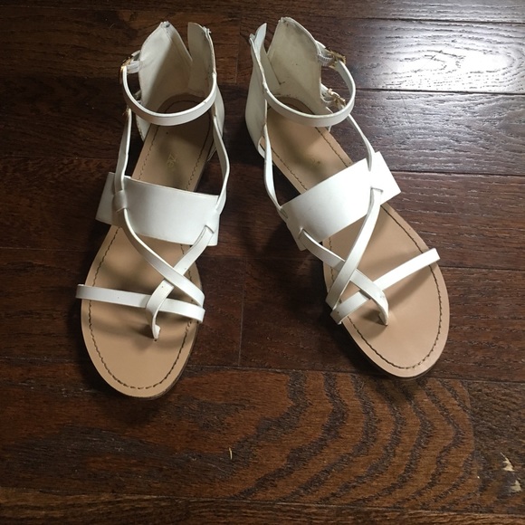 CLOSET CLOSING - Picture 3 of 3