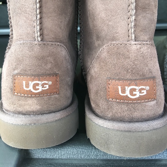 🍂BRAND NEW!!! 🍂🍁🍁FALL🍁🍁UGG Boots. Size 6. - Picture 4 of 8