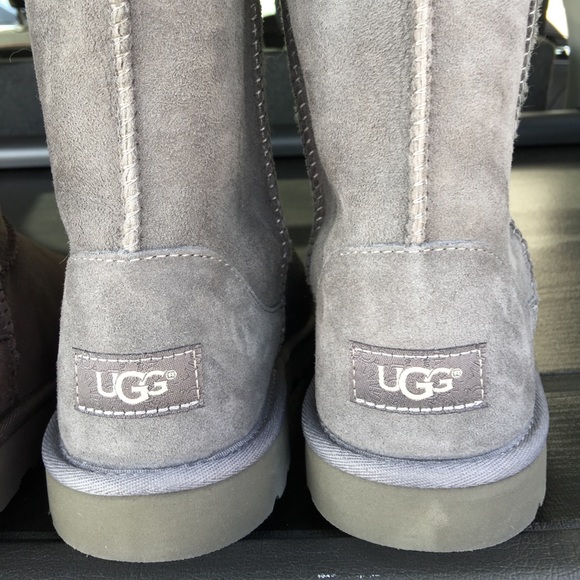 🍂BRAND NEW!!! 🍂🍁🍁FALL🍁🍁UGG Boots. Size 6. - Picture 5 of 8