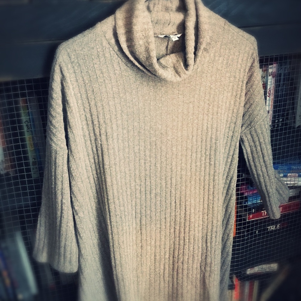 Women's small Sonoma beige sweater! Very cozy!