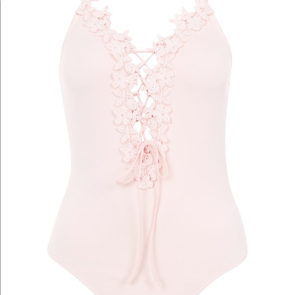 Floral appliqué body suit 🎀 - Picture 2 of 4