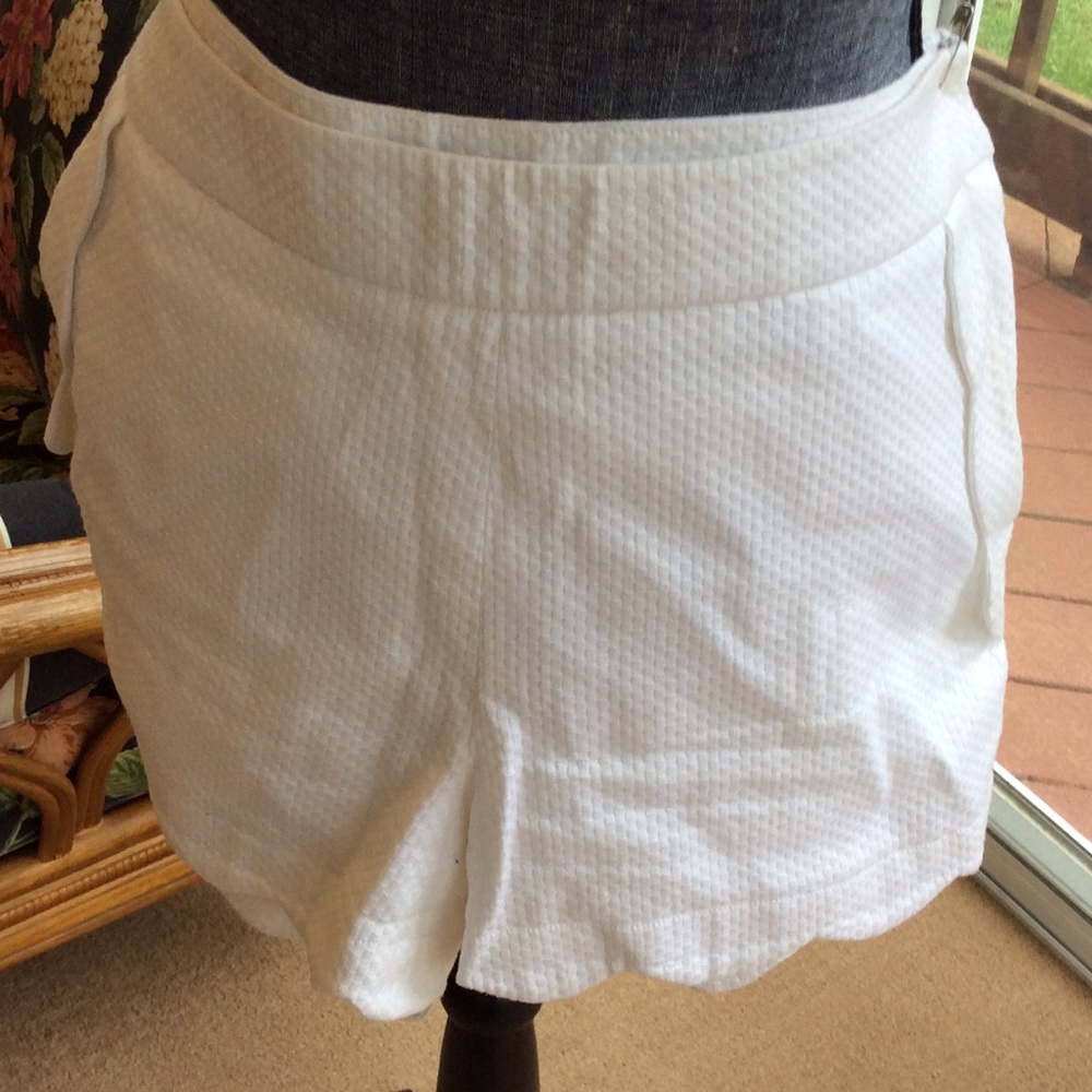 Alice Hope white shorts