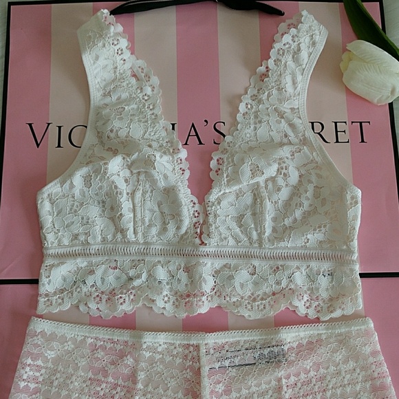 VICTORIA'S SECRET BRALETTE SIZE S & PANTY S. - Picture 2 of 4