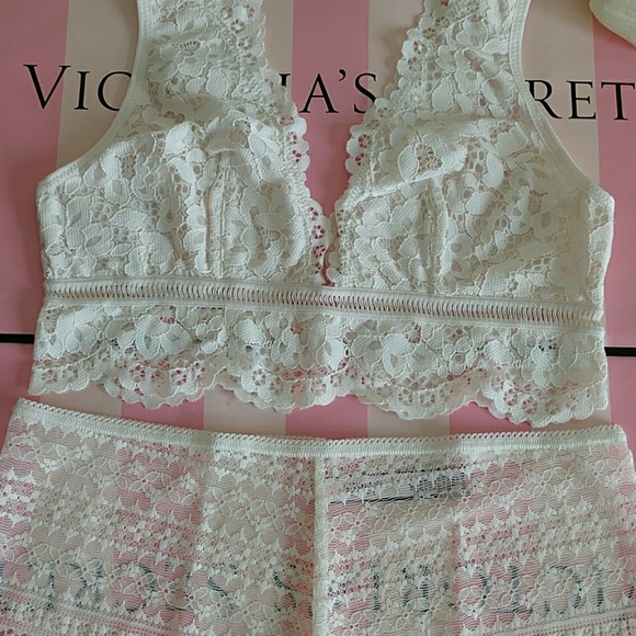 VICTORIA'S SECRET BRALETTE SIZE S & PANTY S. - Picture 4 of 4