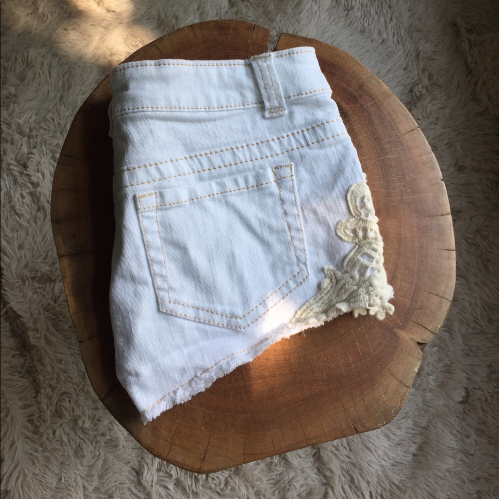 🐩 Mossimo White Jeans Shorts