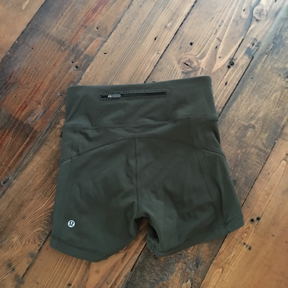 Lululemon booty shorts