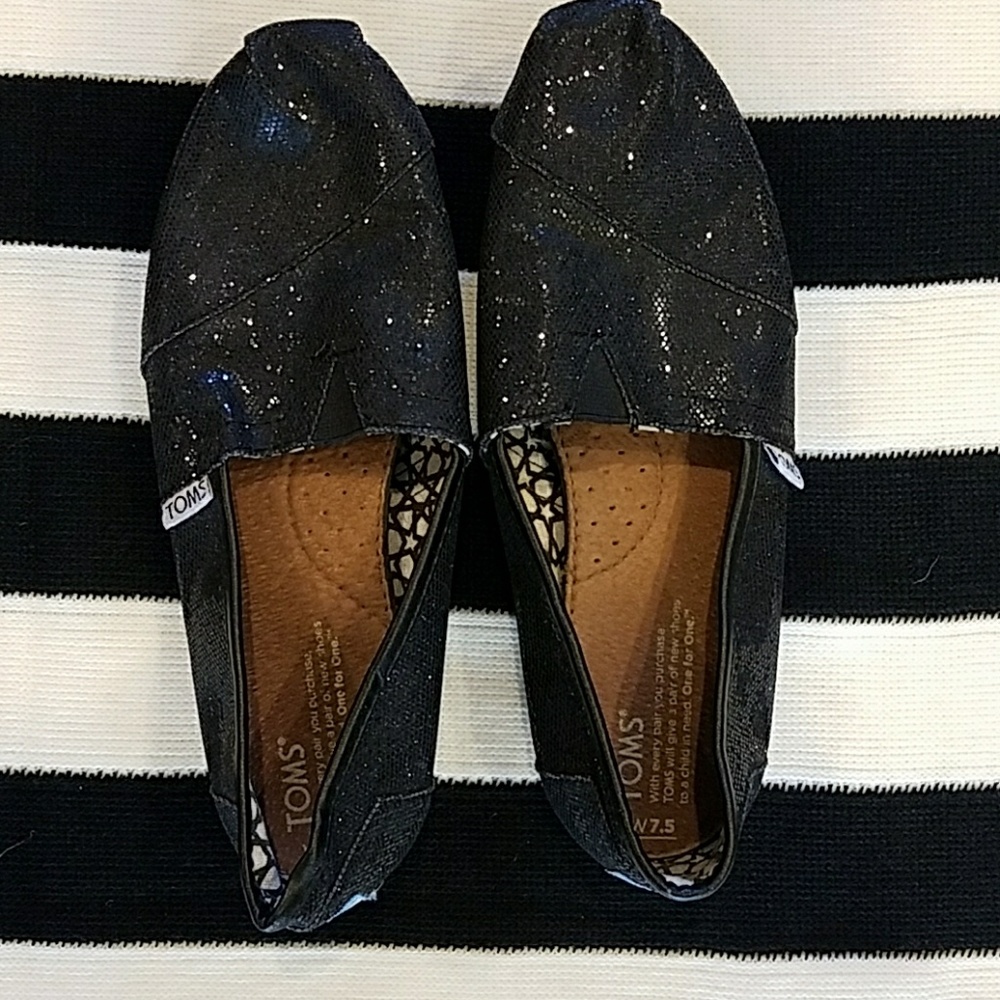 Tom's slip on shoes 7.5