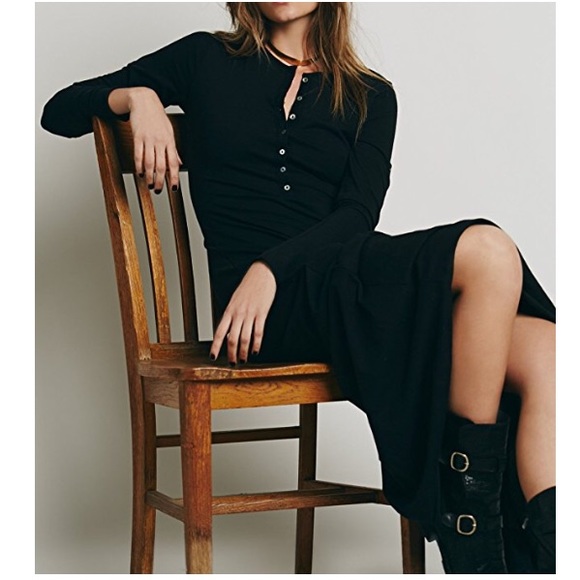 Sisters of the Moon - Picture 2 of 4