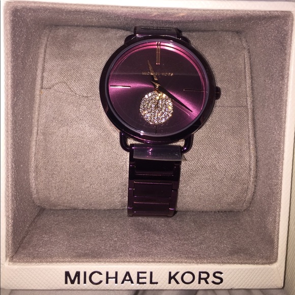 A watch ! main image 2