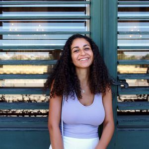 Meet your Posher, Isabel