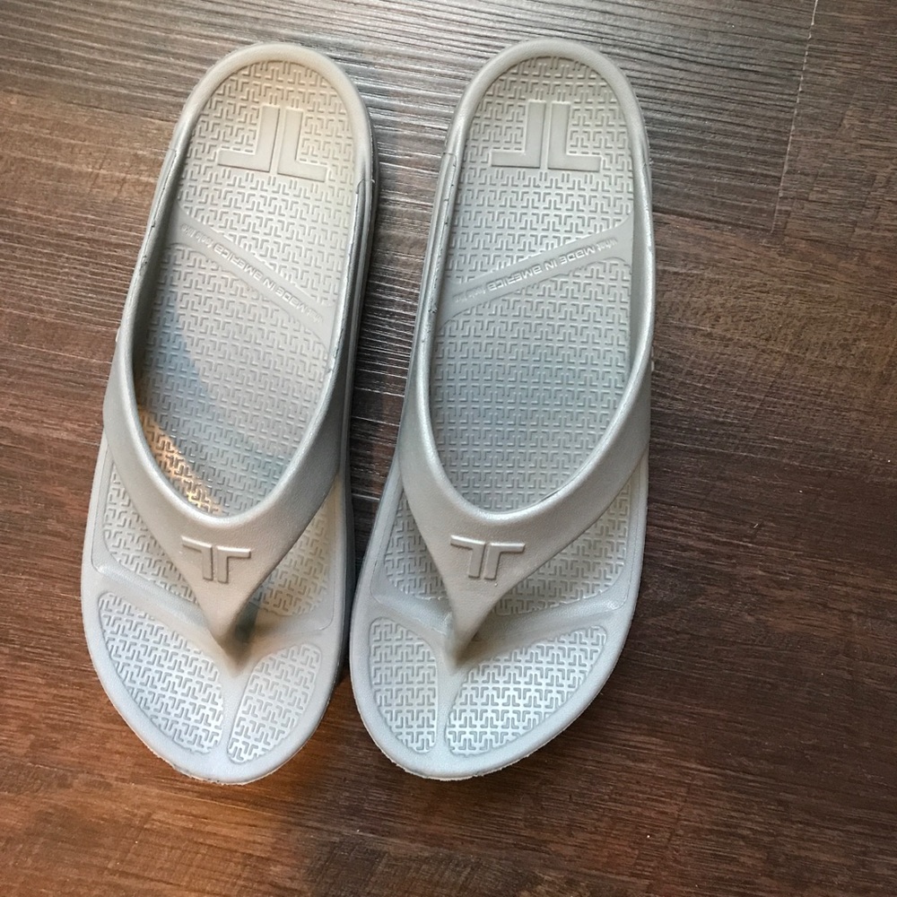 Telic Recovery Sandals