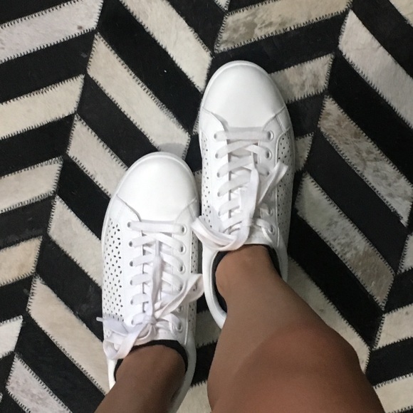 Circus sam Edelman white tennis shoes! - Picture 4 of 7