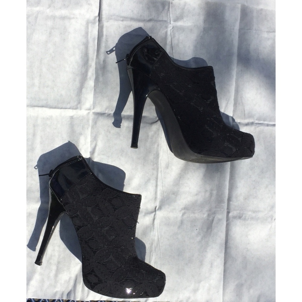 🔥 Qupid Lace Overlay Ankle Booties 🔥
