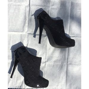 π₯ Qupid Lace Overlay Ankle Booties π₯ π₯ Qupid Lace Overlay Ankle Booties π₯