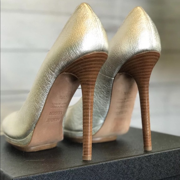 Herve Leger Silver Peep Toe Heels Sz 38 1/2 NIB - Picture 4 of 6