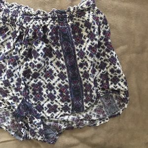 BRANDY MELVILLE PAISLEY SHORTS