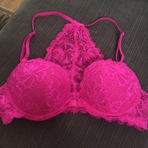 Pink vs bra