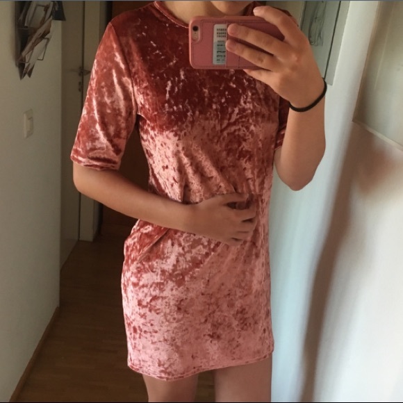 💥SOLD💥 HOT & TRENDY VELVIT PINK MINI DRESS - Picture 3 of 5