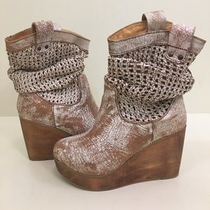 Cobbler Series Bed Stu 3 1/2 inch Wedge Boots