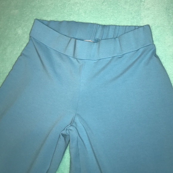{purejill} NWT Soft Capris - Picture 3 of 4