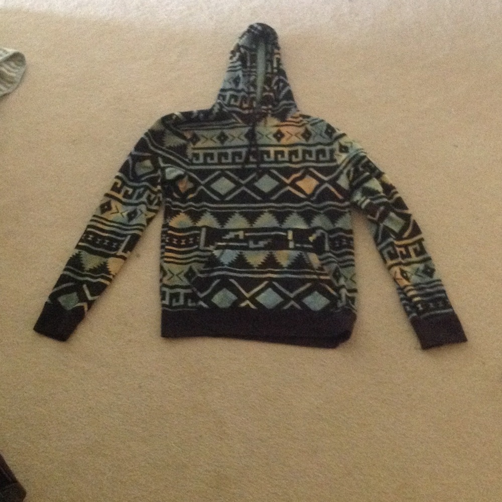 Patterned pull over