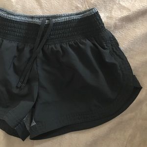 ATHLETIC SHORTS W ZIPPER