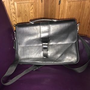 Kenneth Cole Reaction Messenger Bag Kenneth Cole Reaction Messenger Bag