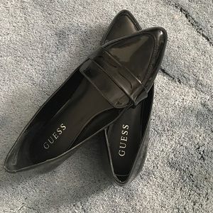 🎉HOST PICK🎉 Black Guess patent dress flats