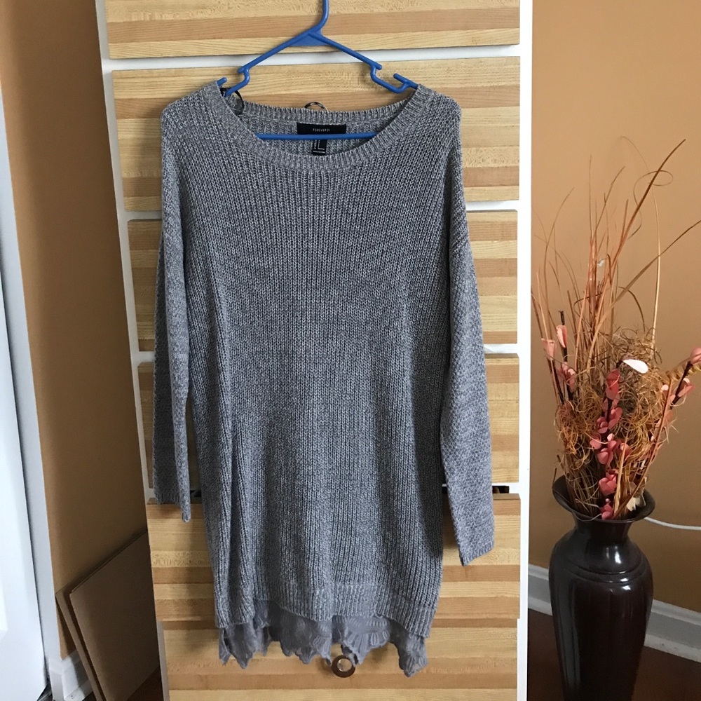 Oversized sweater dress with lace lining