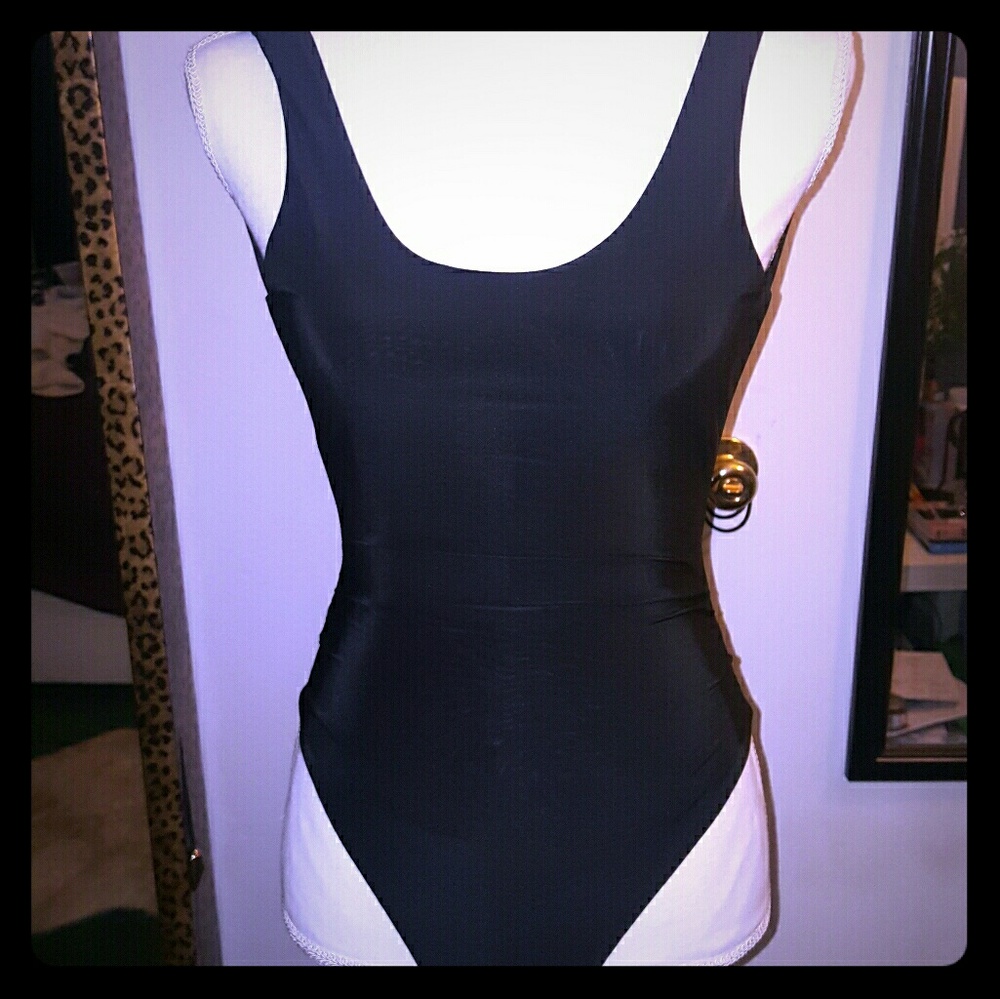 ⚜2/$50 Black bodysuit