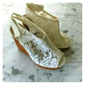 Lucky Brand lace wedge sandals