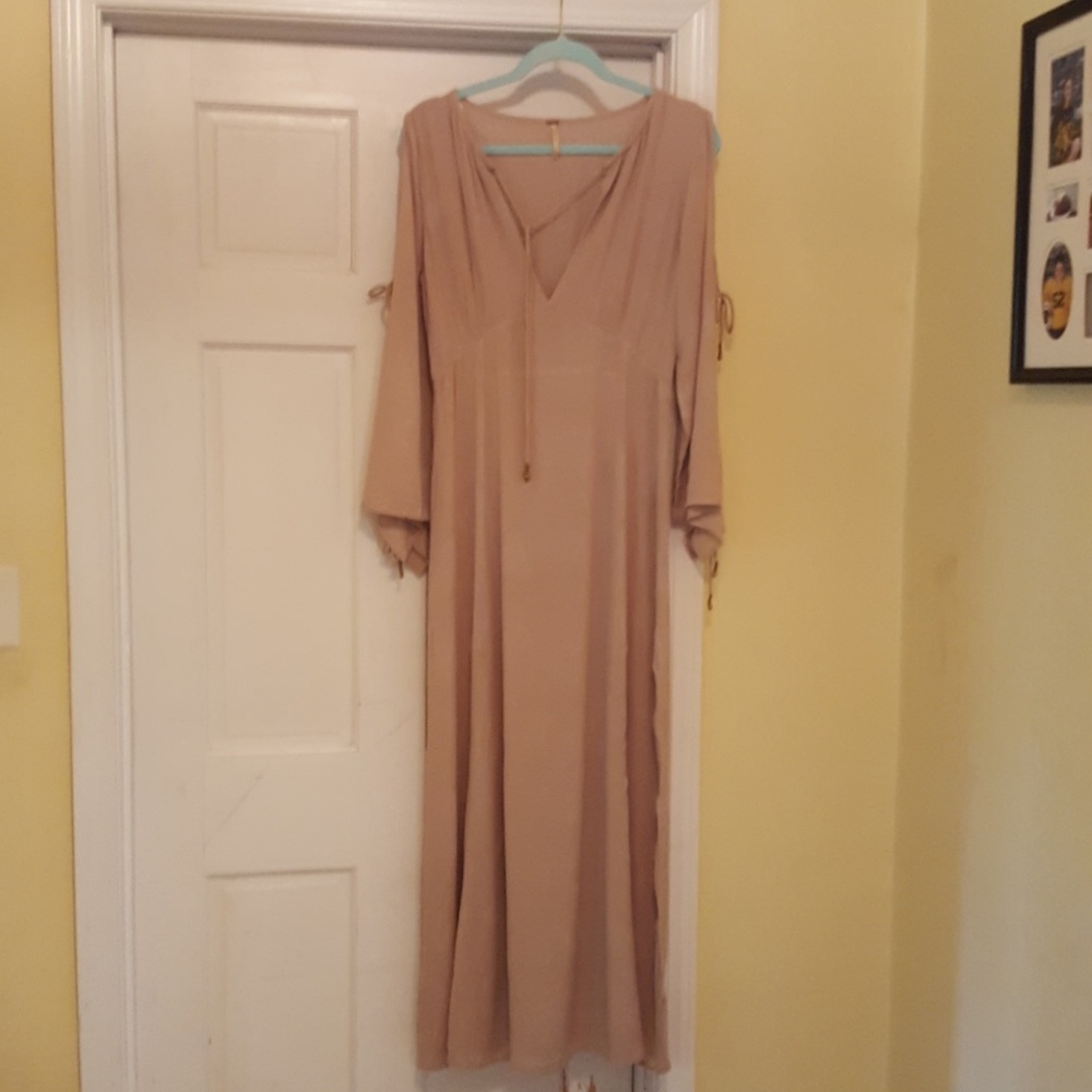 FP Prettiest thing Cold shoulder sz S nwot