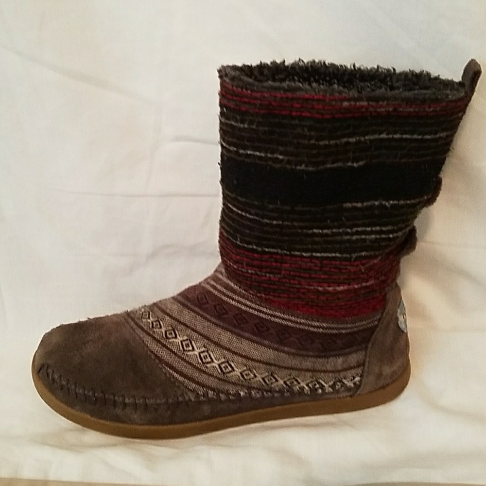 Toms boots size 7