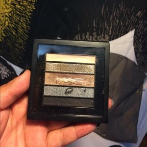 MAC smokey eye shadow palette 🎨